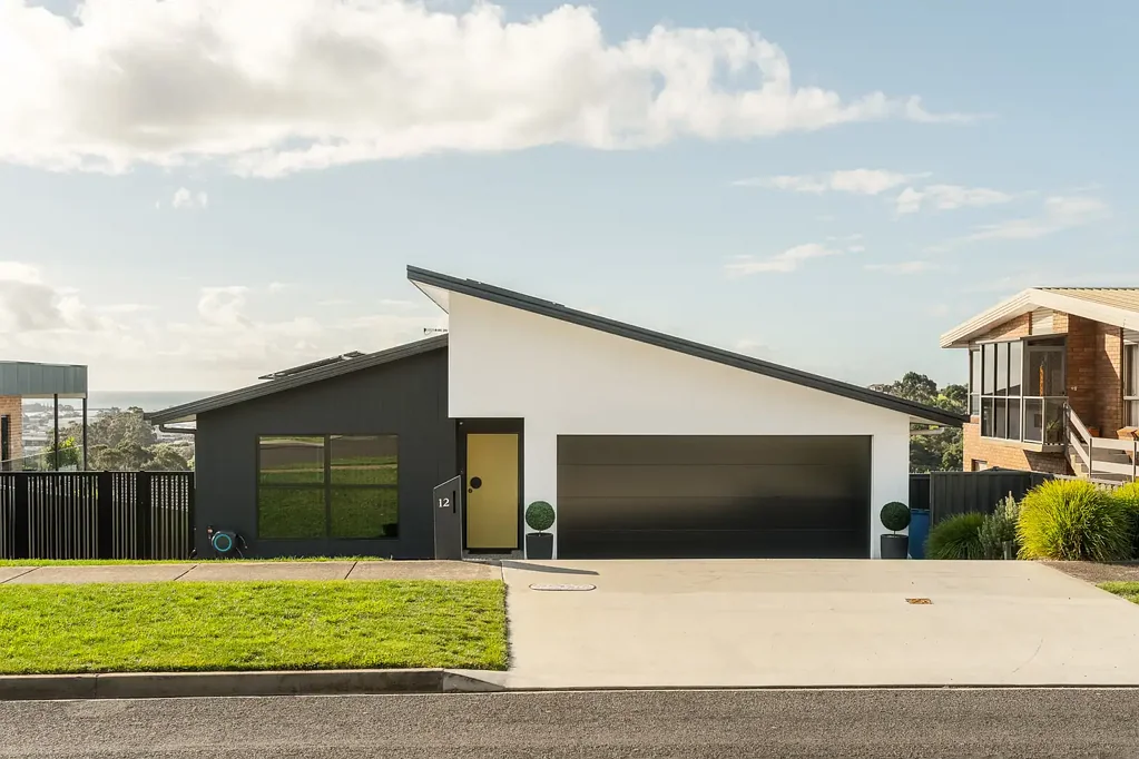 East Devonport 3房  ELEVATED LIVING, UNINTERRUPTED VIEWS