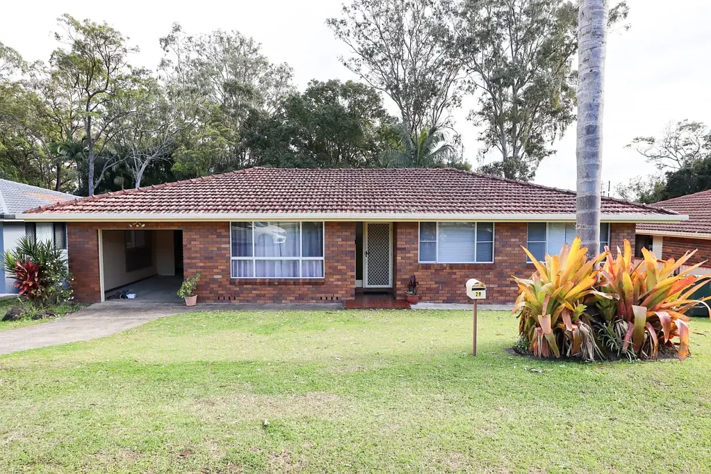 NEAT AND TIDY 3 BEDROOM HOME