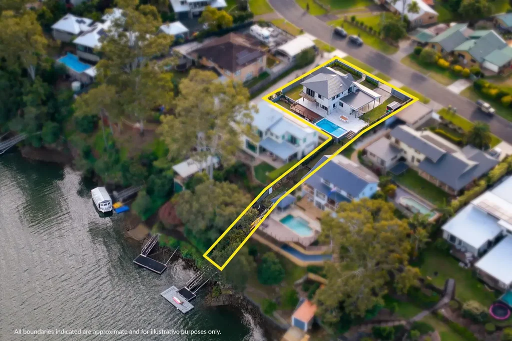 Upper Coomera 4房  Unparalleled Family Haven with Exclusive Water Access & Private Pontoon