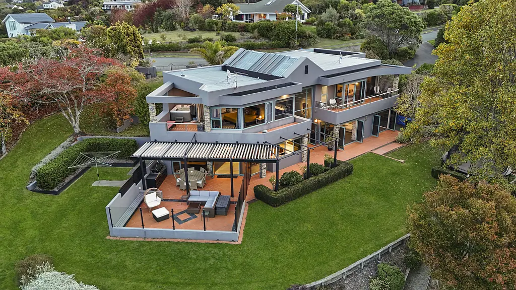 Ruby Bay 4Moenga Elevated Elegance with Unrivalled Tasman Bay Views