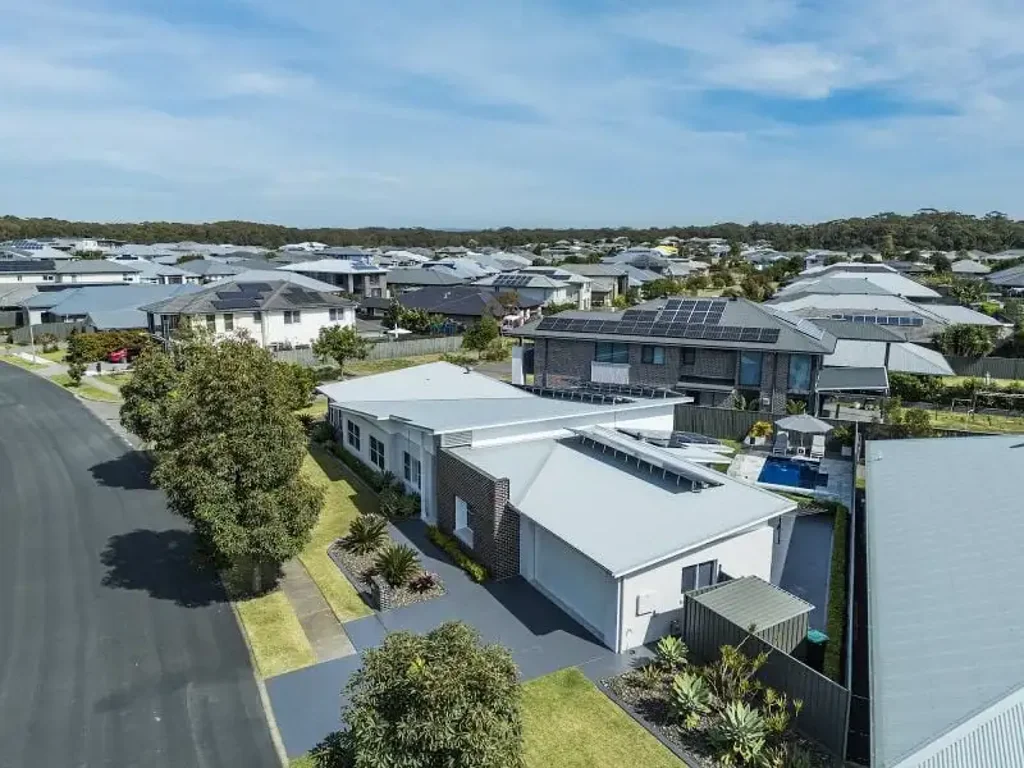 Fern Bay 4ห้องนอน Luxury Meets Functionality - Showstopper Home with Unmatched Positioning!