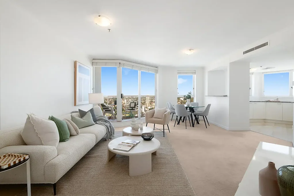 Sun Soaked Apartment with Sweeping Harbour Views & Resort Style Facilities