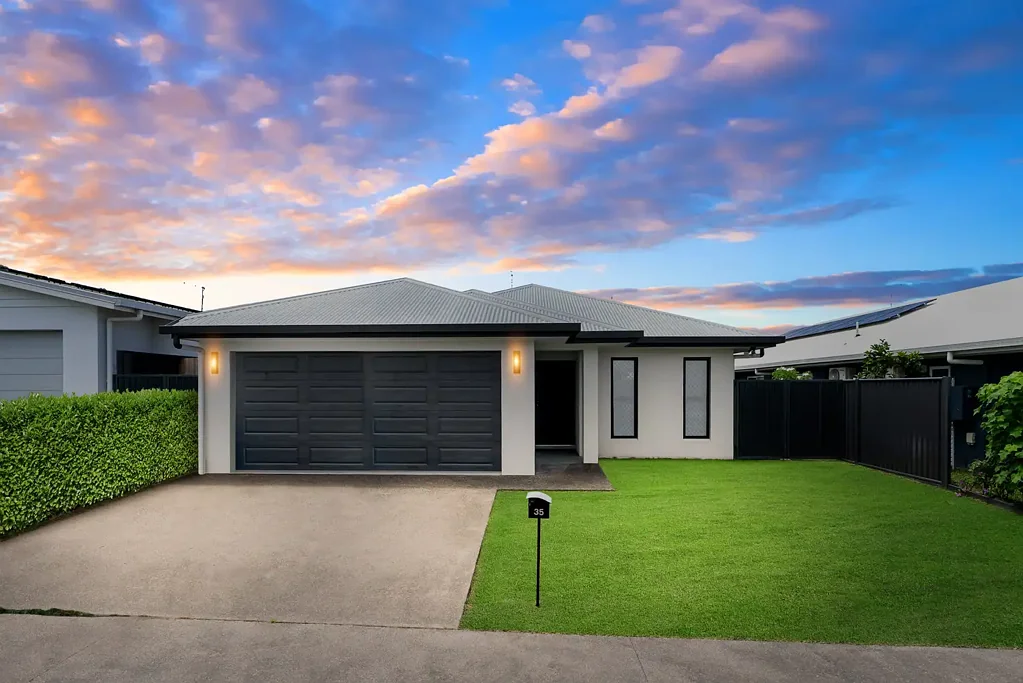 Spacious Family Home in Sought-After Blue Water Estate
