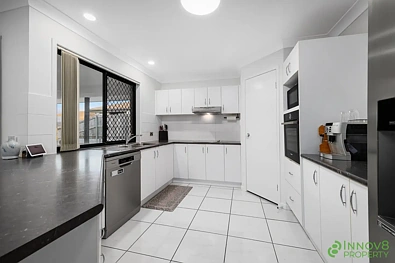 ਰਸੋਈ - 10 Duncan Crescent, Joyner, QLD 4500
