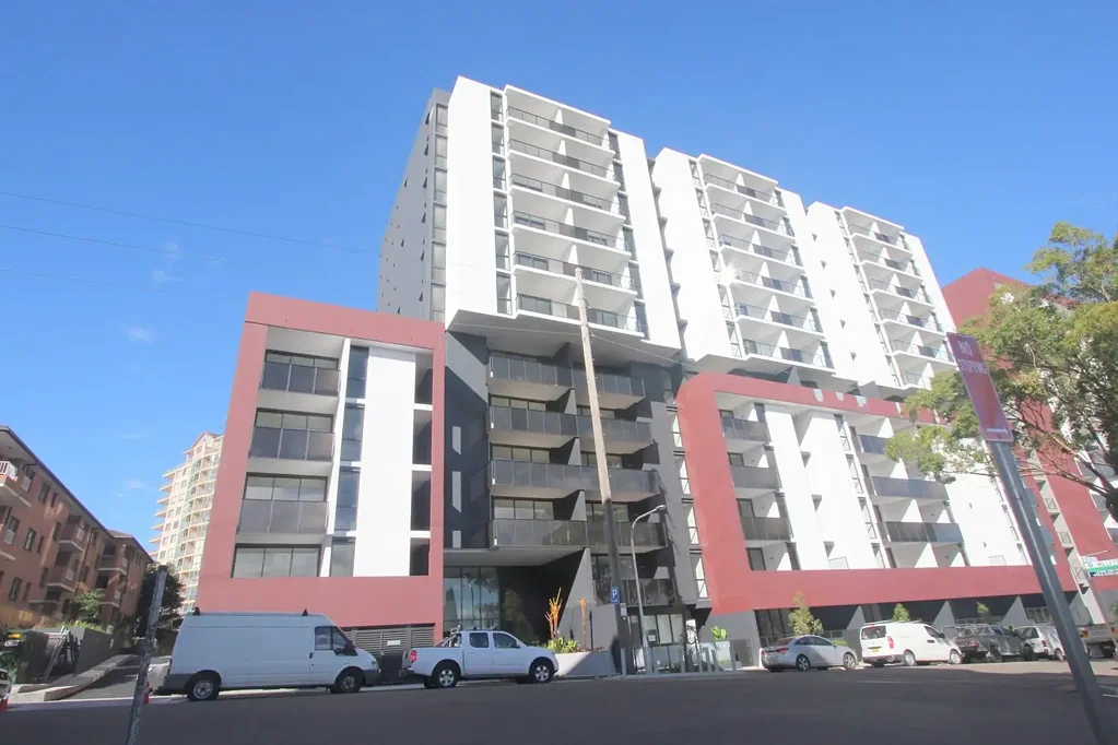 1 bedroom + Study apartment with single car space
