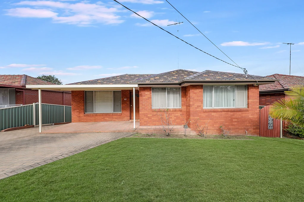82 Denman Road, Georges Hall, NSW 2198