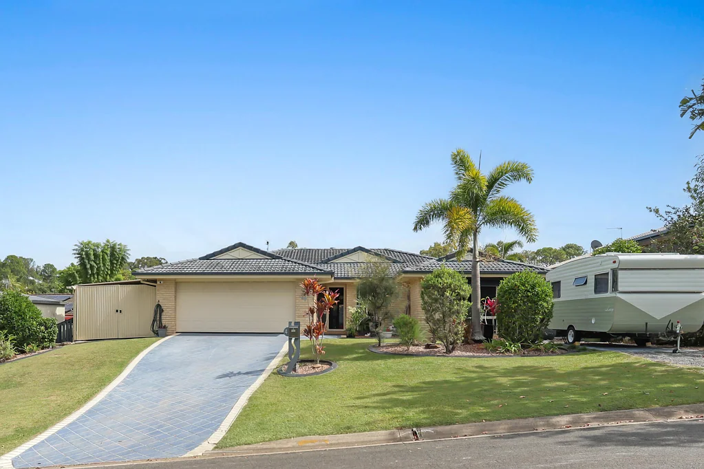 4 Kingman Court, Pacific Pines, QLD 4211