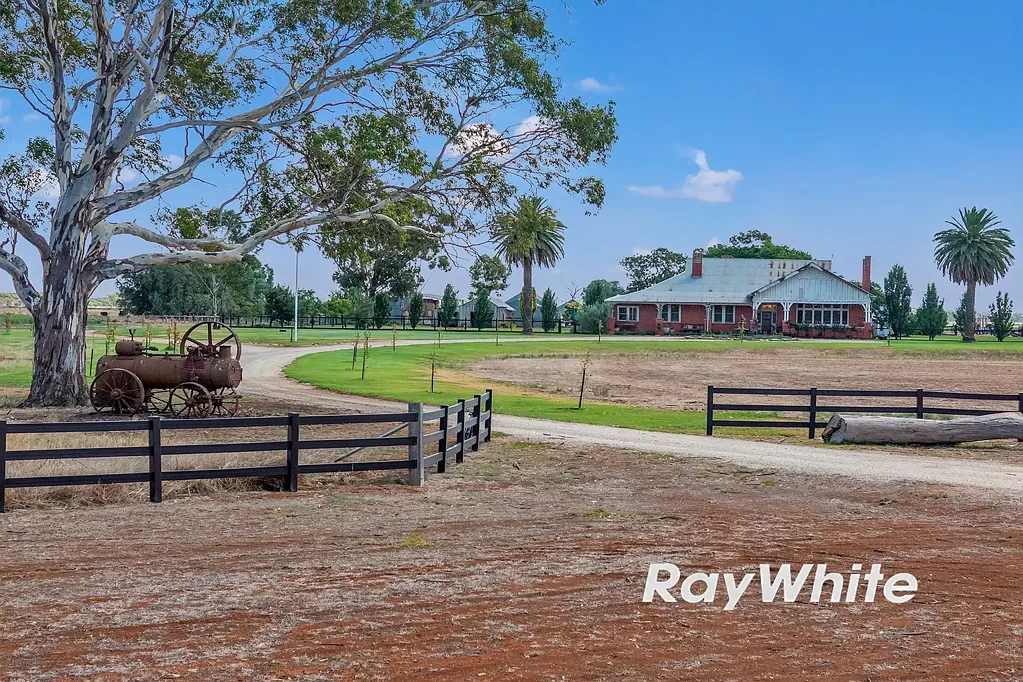 Boort  Exceptional Federation Homestead on 409 Ha (1,010 Acres) - Prime Irrigation Country, Boort District