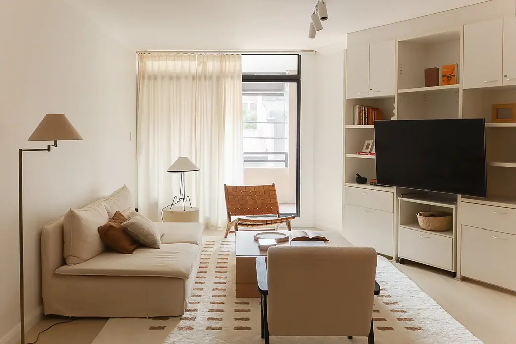 Fully Furnished Stylish Warehouse Conversion in the Sought-After 'Amberwood' Complex