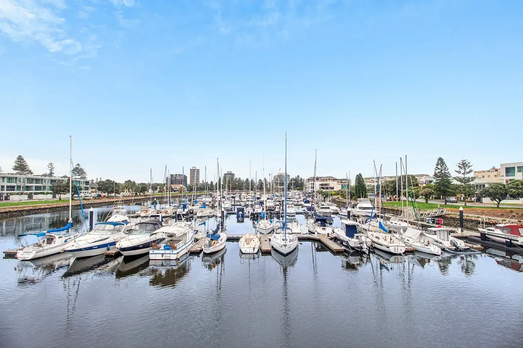 Glenelg North HOLDFAST QUAYS MARINA