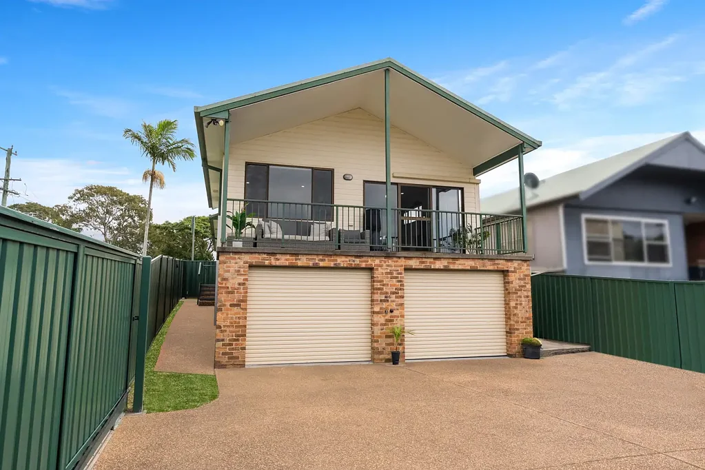 Bonnells Bay 4Habitaciones Tranquil Lake Views On A Corner Block