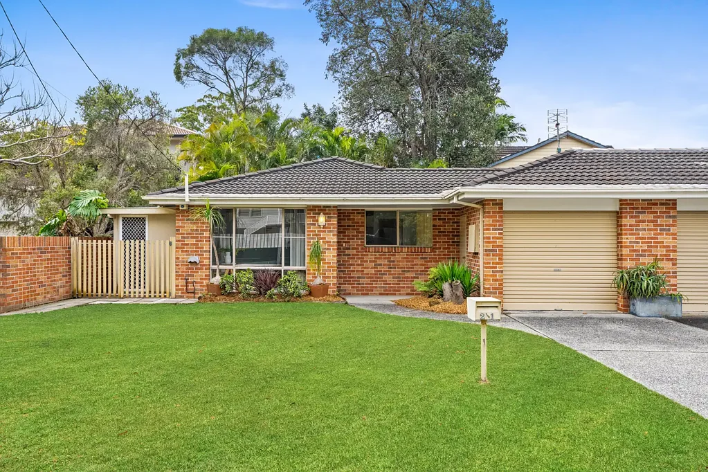 Saratoga 2房  Light Filled, Easy Living in a Peaceful Saratoga Setting
