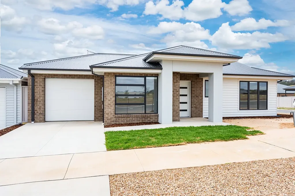 14 Stobie Crescent, Leneva, VIC 3691