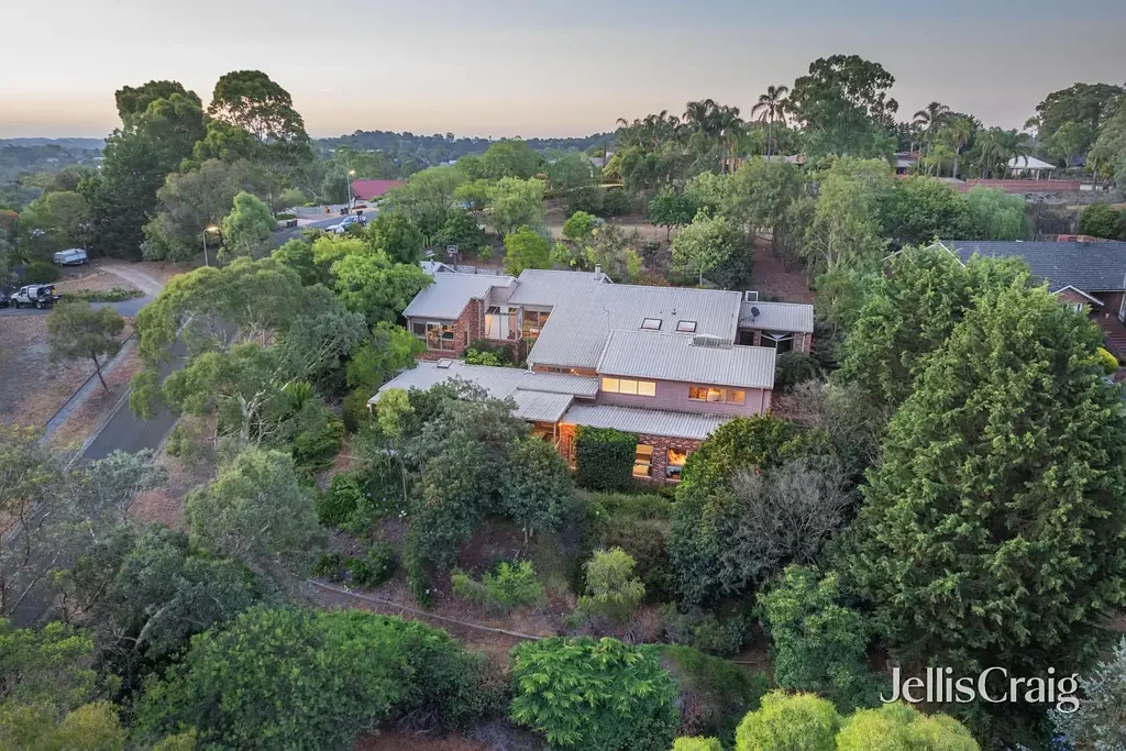 9 Bronwyn Court, Research, VIC 3095