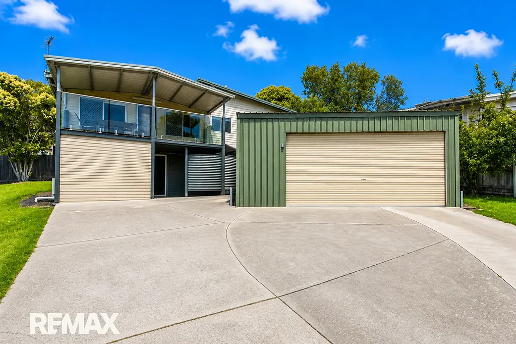 Lakes Entrance 4Phòng ngủ Elevated Family Living with Ocean & Town Views in a Prime Lakes Entrance Location