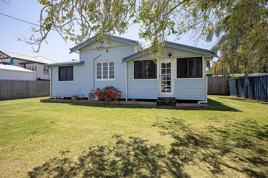 24 Pratt Street, South Mackay, QLD 4740