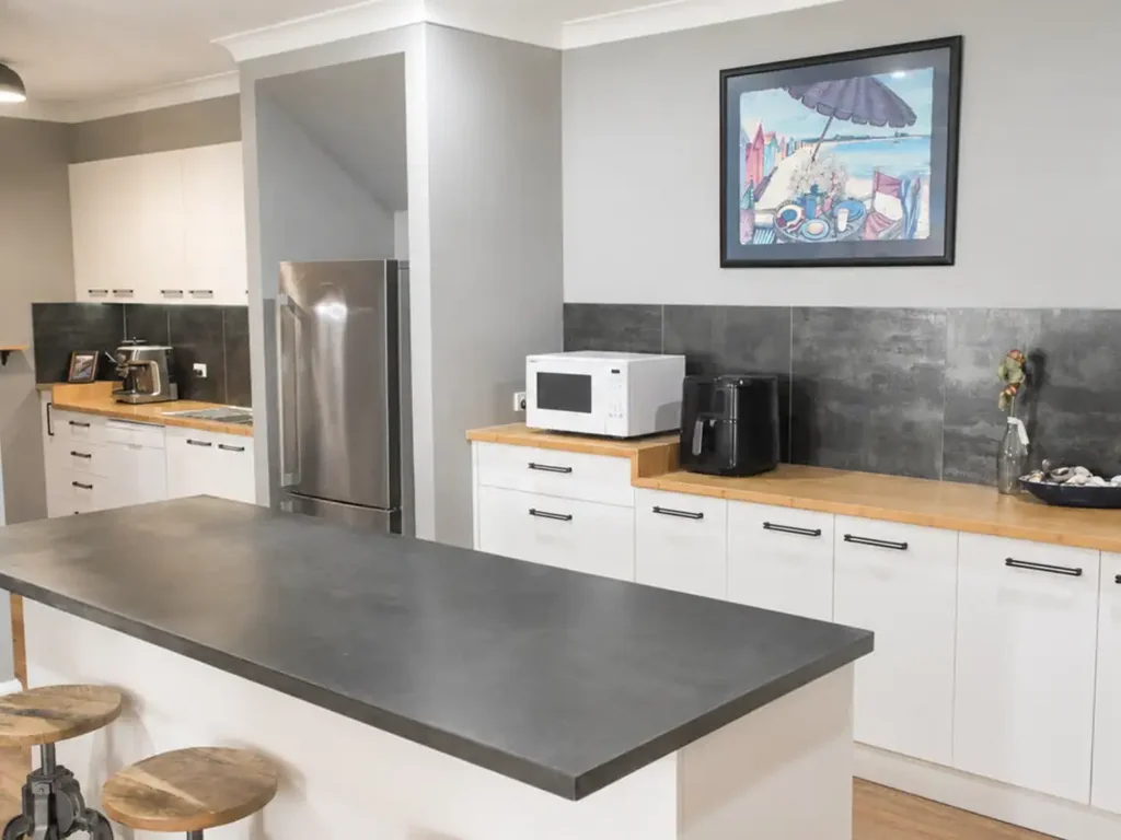 North Tamworth 4બેડરૂમ Spacious and inviting family home close to shops, schools and hospital