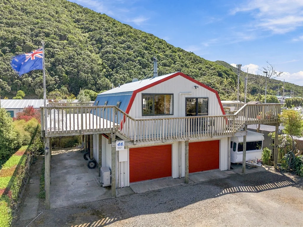 Waikawa 2ਬੈੱਡਰੂਮ Bring the Boat, Camper and All the Toys!