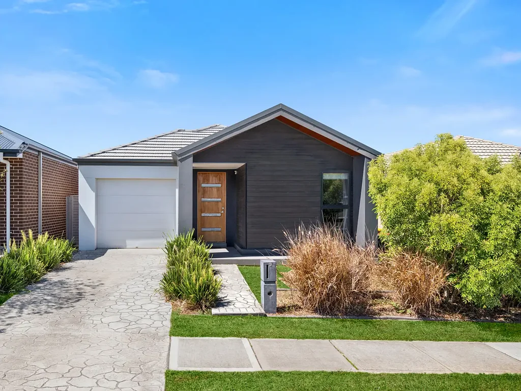 31 Barrett Street, Gregory Hills, NSW 2557