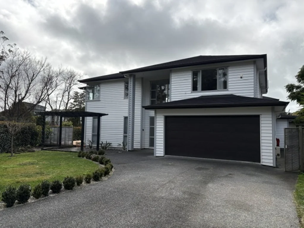 Executive Family Living with Reserve Views in Millwater