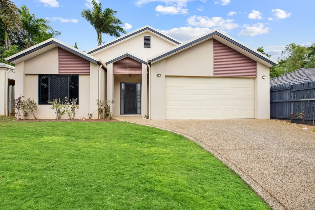 BRINSMEAD FAMILY HOME IN WEST PARKRIDGE ESTATE!
