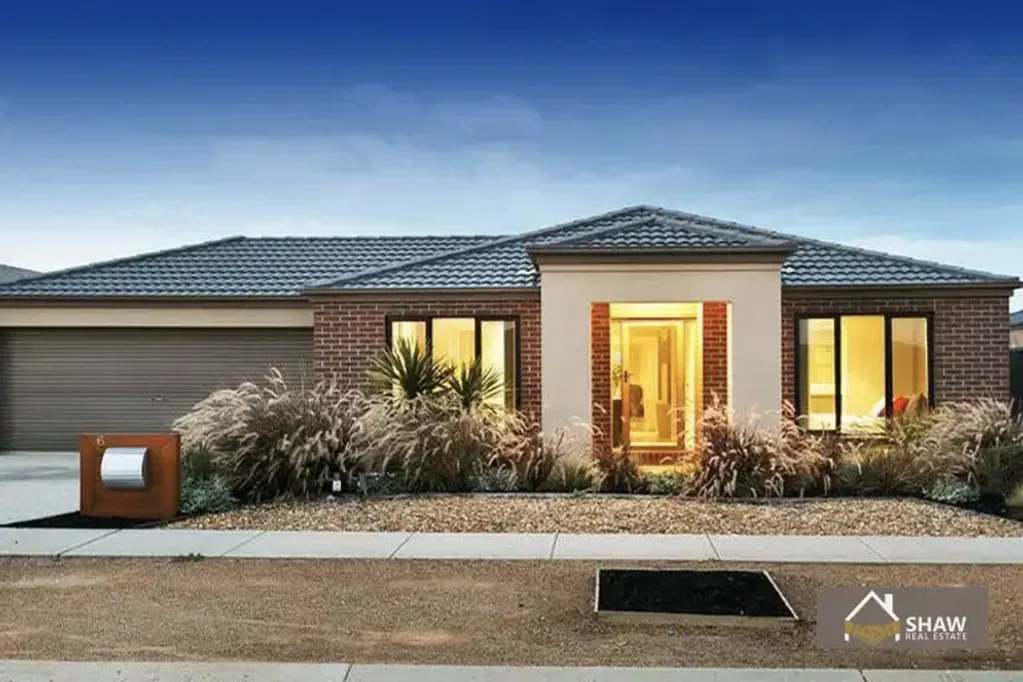 Manor Lakes 4બેડરૂમ 4 Bedrooms plus Separate Study -EXCEPTIONAL FAMILY LIVING WITH OVERSIZED ENTERTAINING IN THE HEART OF MANOR LAKES