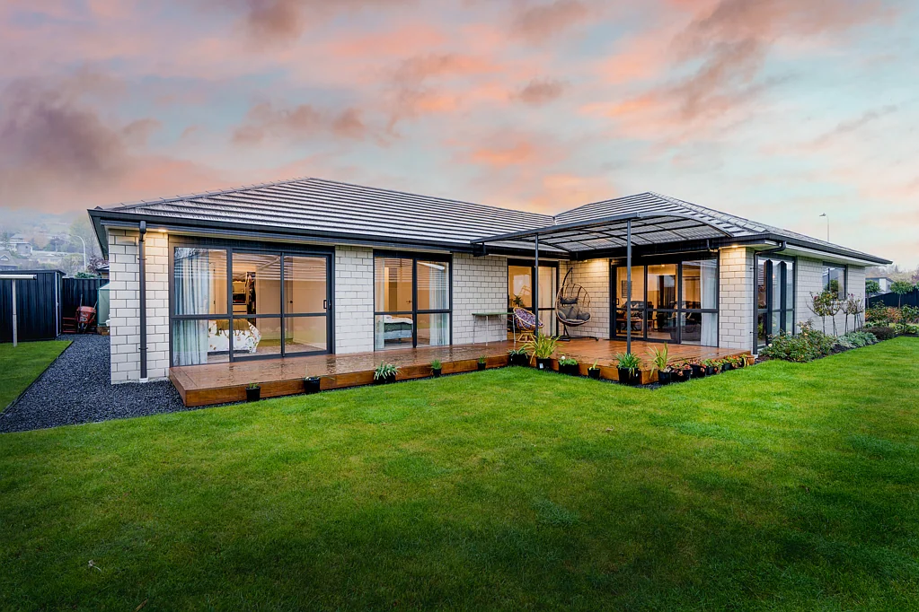 East Taieri 4غرفة نوم Modern family living - room for everyone!