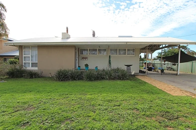 Merredin 3房  Feature-Packed Family Home with Endless Potential