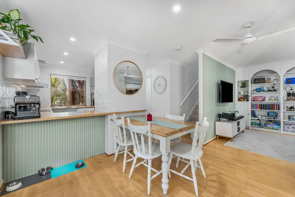 Oxley 3chambre NEEDS TO BE SOLD - OPEN TO ALL OFFERS PRIOR TO AUCTION - OWNERS SEPARATING