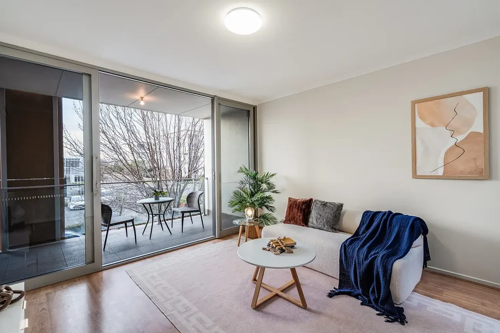 Lightsview 3Kwarto Contemporary Three-Level Living in the Heart of Lightsview.