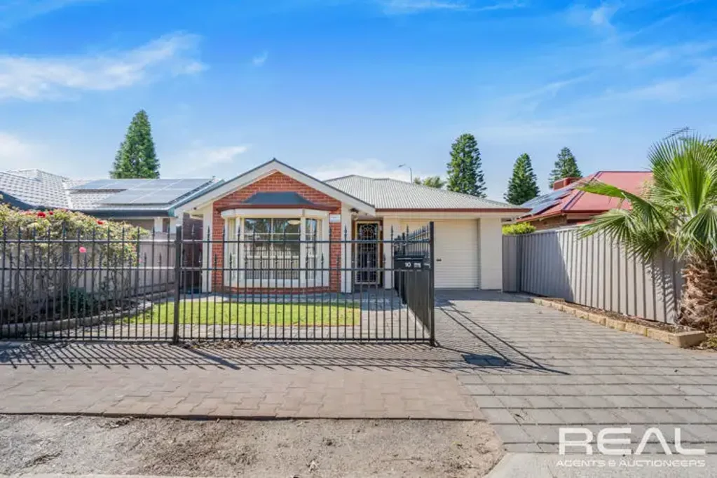 Glenelg North 3房  Vivacious Villa at the Bay