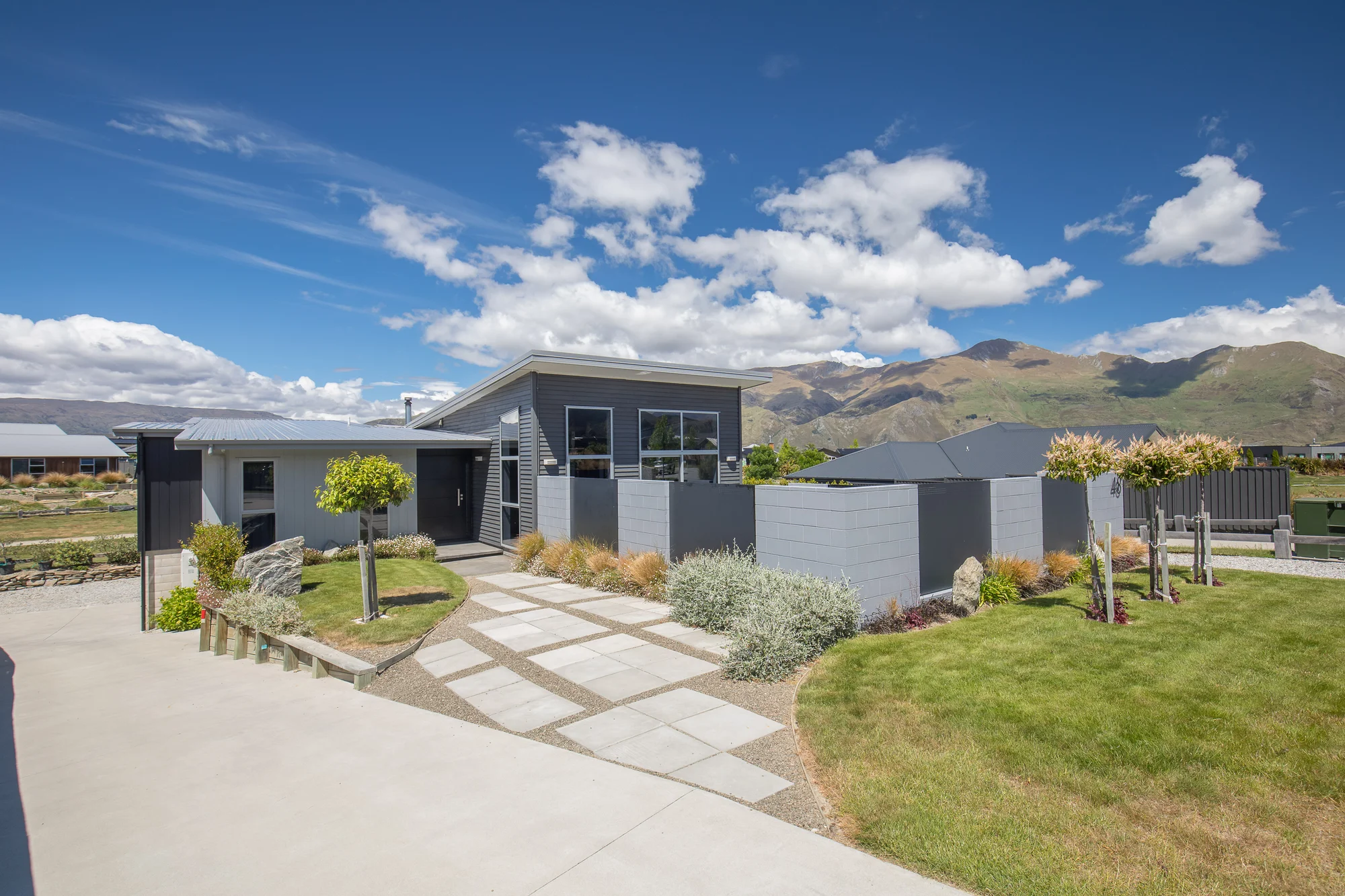 Wanaka 4 Bedroom Family living, lifestyle and loads of parking