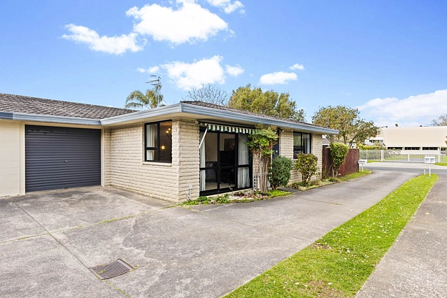 1/50 Vivian Wilson Drive, Eastern Beach, Manukau City
