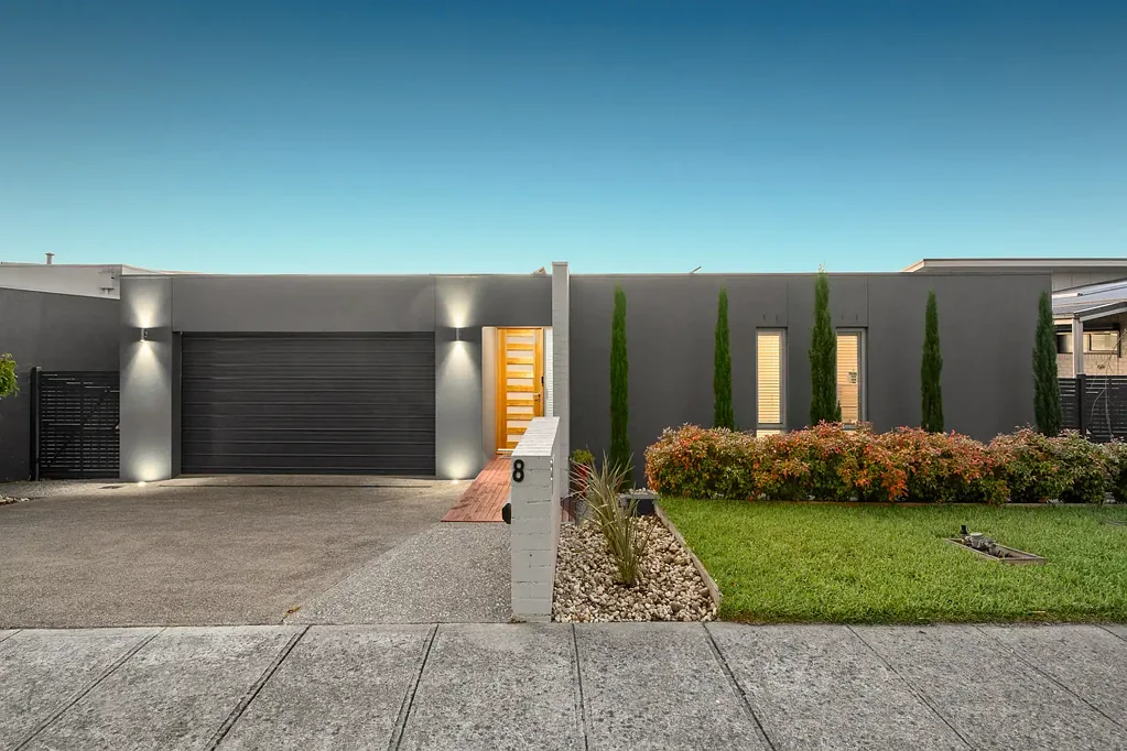 Prestigious Living With Stunning Views