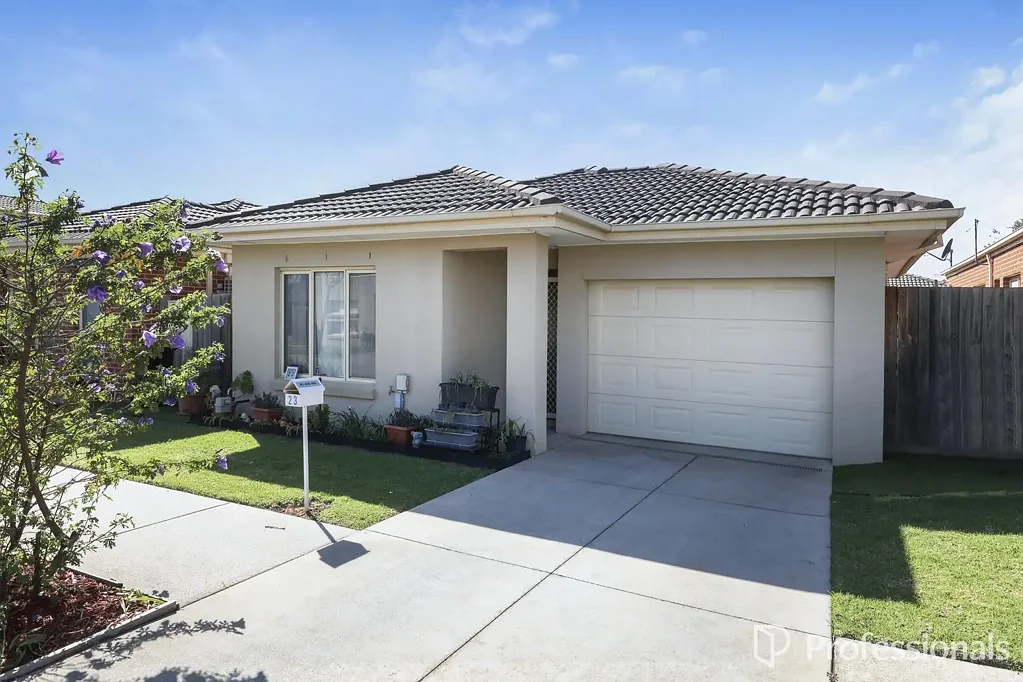 Melton 3침실 SPACIOUS AND MODERN 3 BEDROOM HOME IN WELL DESIGNED CENTRAL UNIT DEVELOPMENT