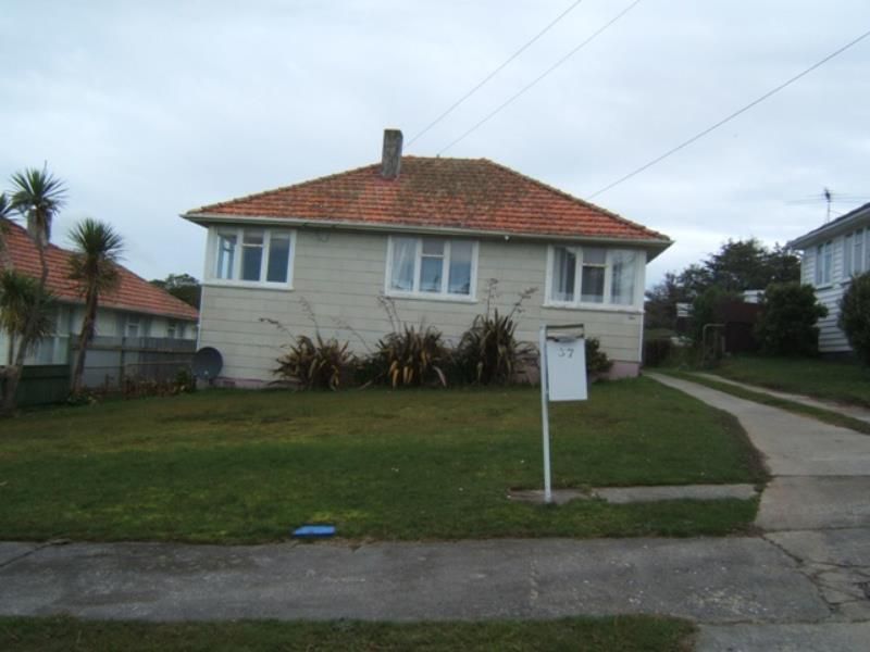 37 Hukatai Street, Elsdon, Porirua, 2 ห้องนอน, 1 ห้องน้ำ