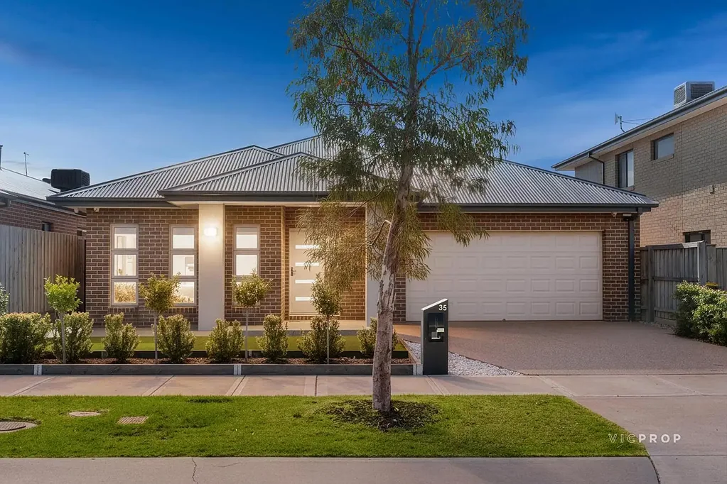 35 Ruthven Way, Mambourin, VIC 3024