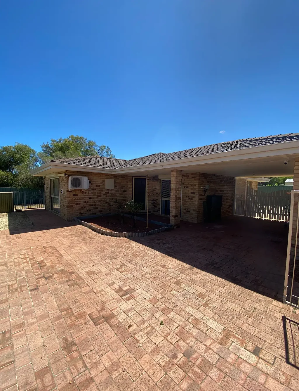 Cosy Falcon Home only Minutes to the Beach!