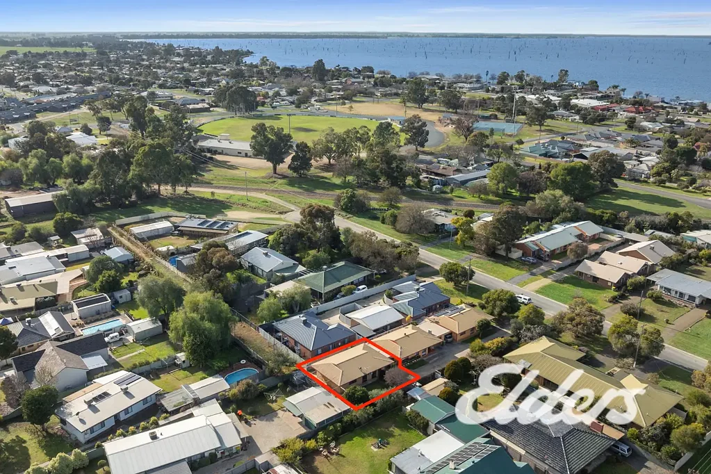 Mulwala 2 Bedroom CENTRAL REFURBISHED TOWNHOUSE!