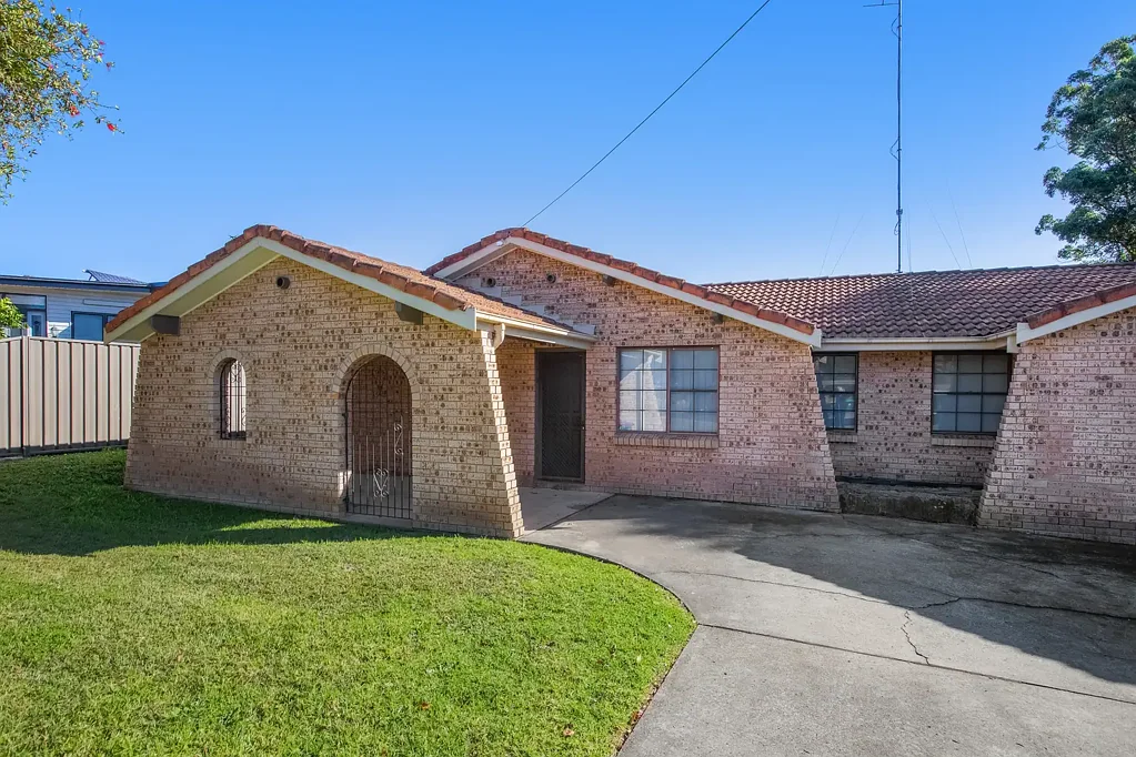 Very Tidy, Nicely Updated Duplex