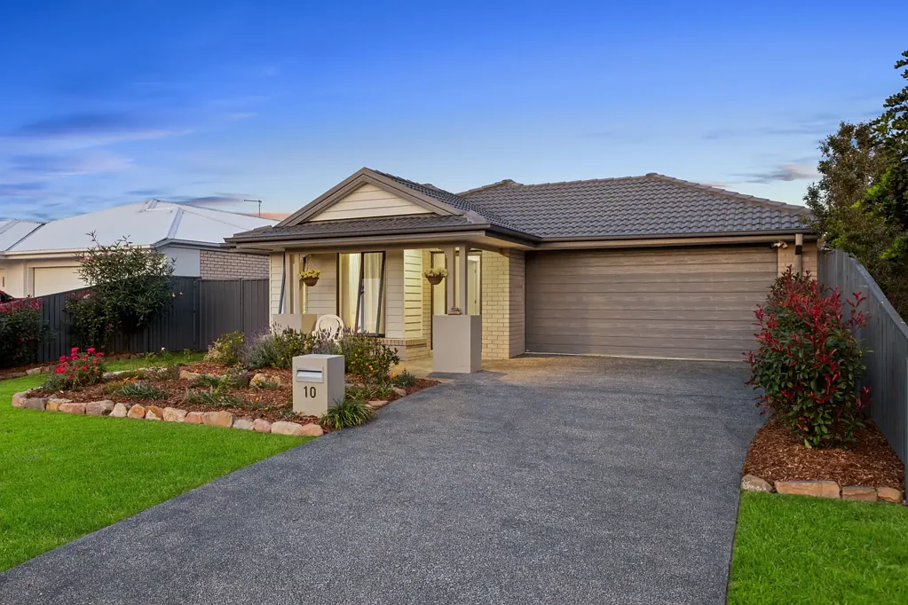 Jimboomba 3Moenga Quality-Built Family Living with Side Access in the Heart of Riverton Estate
