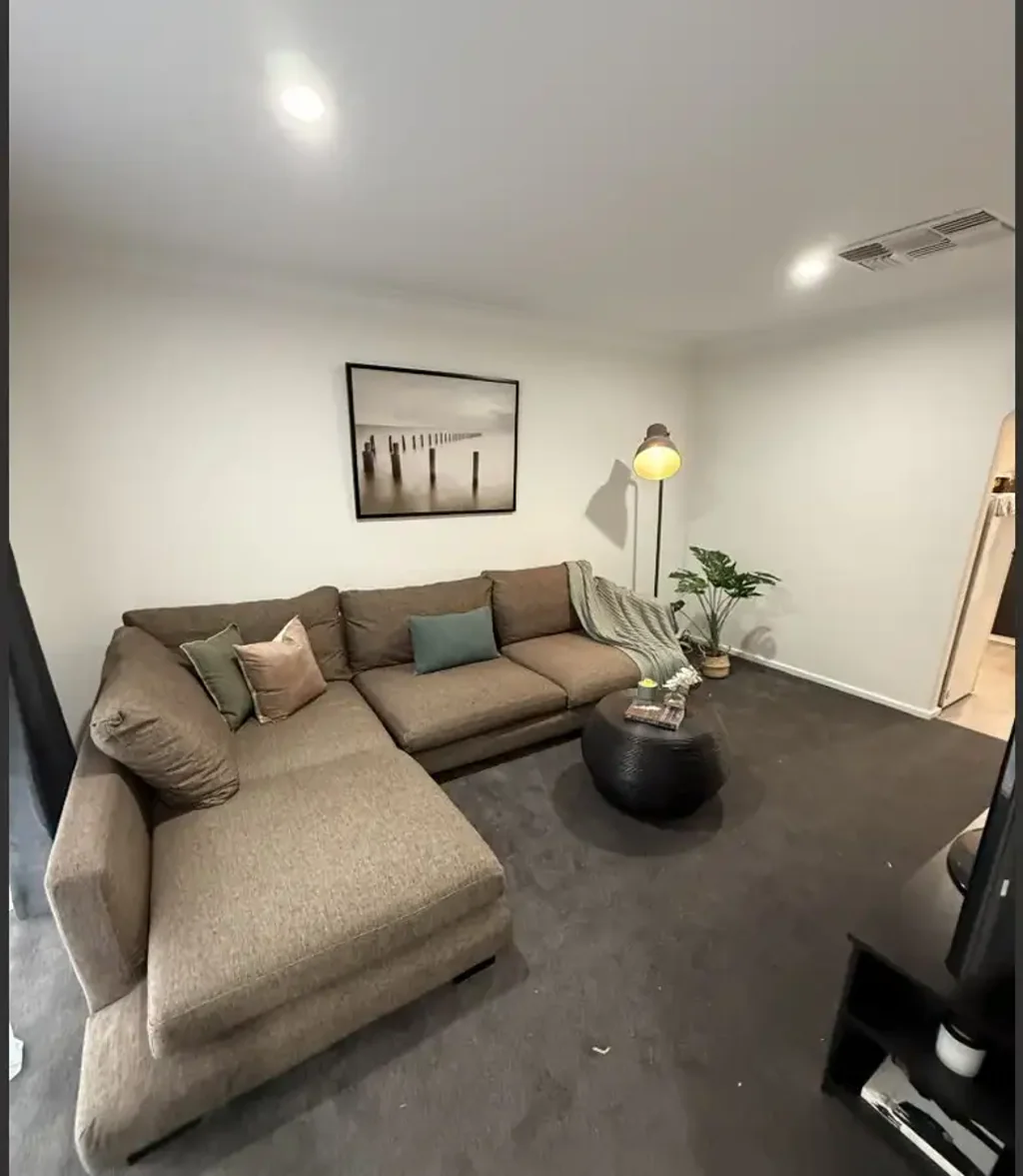 Forrestfield 3침실 SIMPLY STUNNING  GREAT SIZE 3 BED 2 BATH HOME  WITH 703SQM BLOCK   LARGE DOUBLE POWERED WORKSHOP