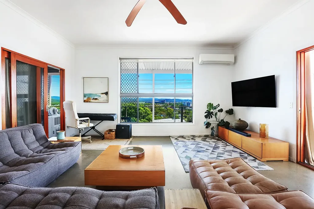 Coolangatta 4Kwarto Coastal Vibes + Stellar Views + A Grade Location