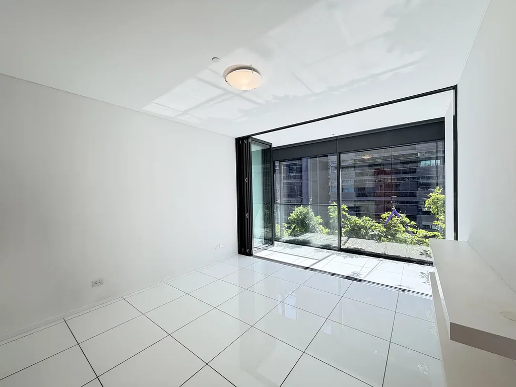 LEVEL 13 | MODERN & SPACIOUS SUITE ONE BEDROOM WITH STREET VIEWS IN THE CENTRAL PARK