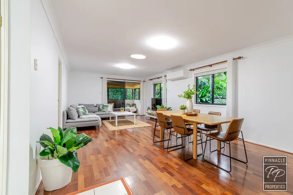 176 Chapel Hill Road, Chapel Hill, QLD 4069