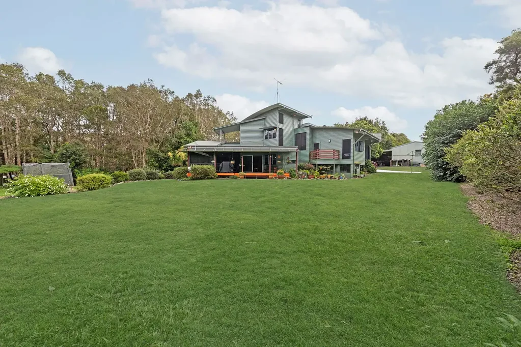 Thornlands 5ห้องนอน Affordable Private Acreage - HUGE garage and shed!