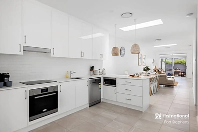 Fingal Bay 3房  Rare Coastal Investment – Buy One or Secure Both!