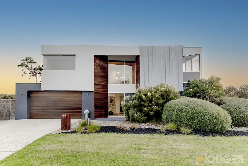 Connewarre 5房  A masterclass in coastal sophistication on 1,000sqm with panoramic golf-course views