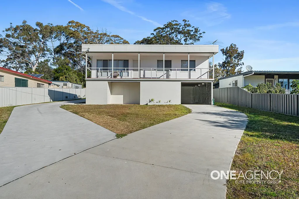 WELL-PRESENTED THREE-BEDROOM HOME IN EROWAL BAY