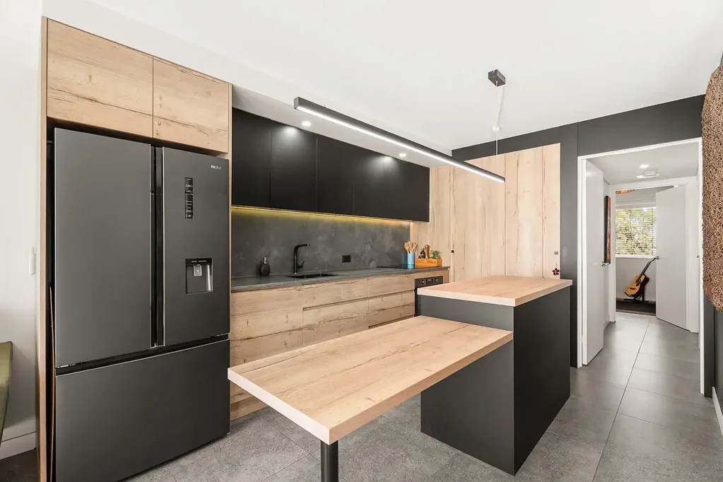 Urangan 2कमरा High-End Renovated Unit with Private Rooftop Terrace and Ocean Views
